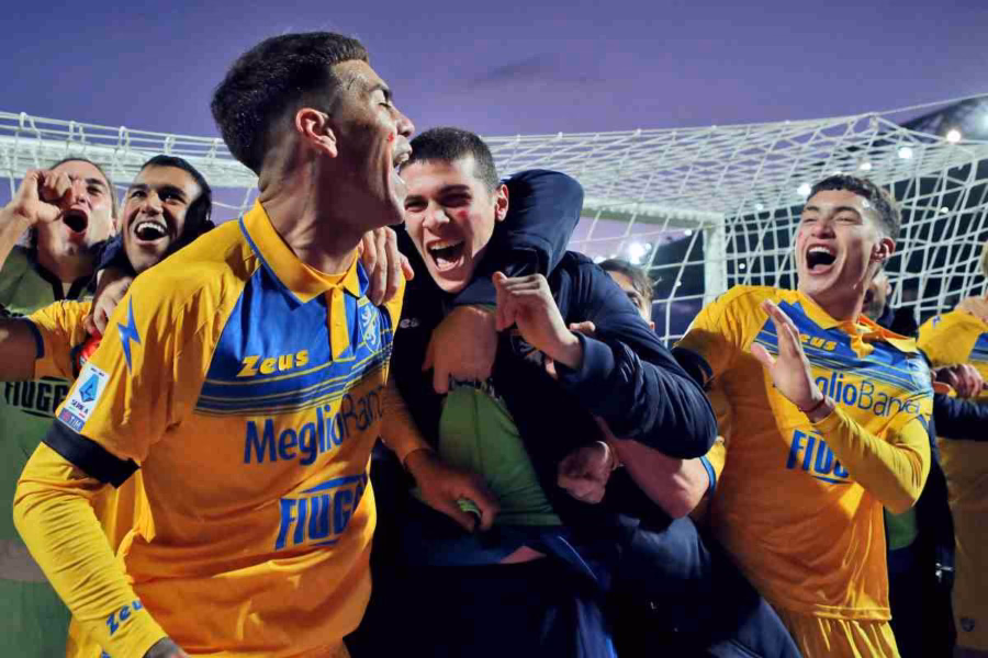 Altro bianconero al Frosinone