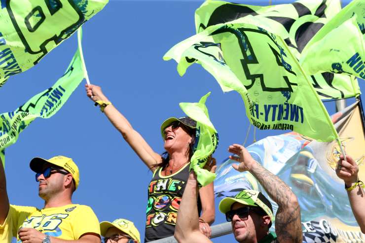 Valentino Rossi torna in pista: l'annuncio fa esplodere l'entusiasmo tra i tifosi