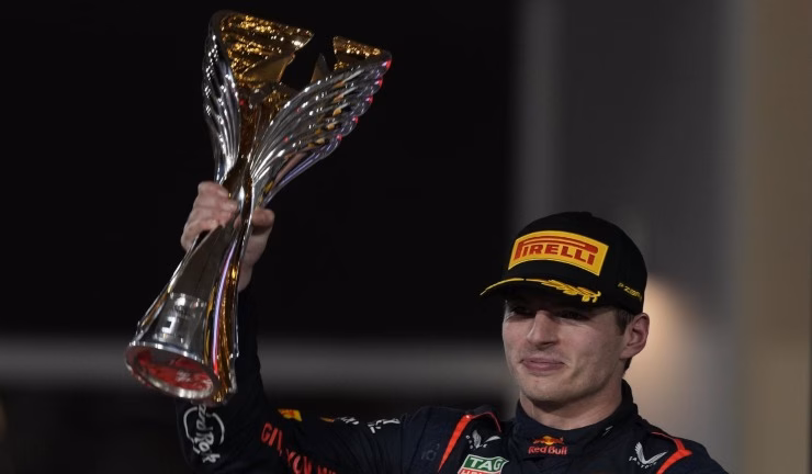 Verstappen trionfa sempre