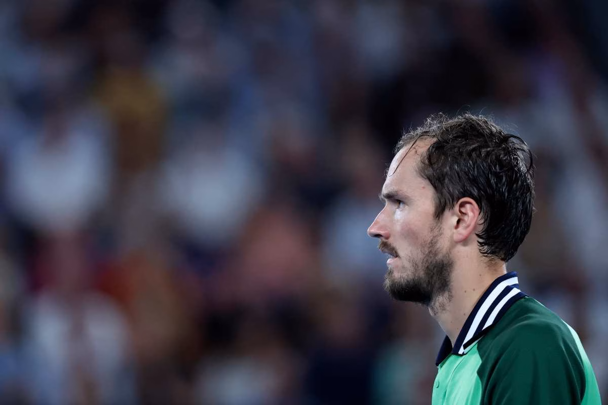 Medvedev senza bandiera: il perché