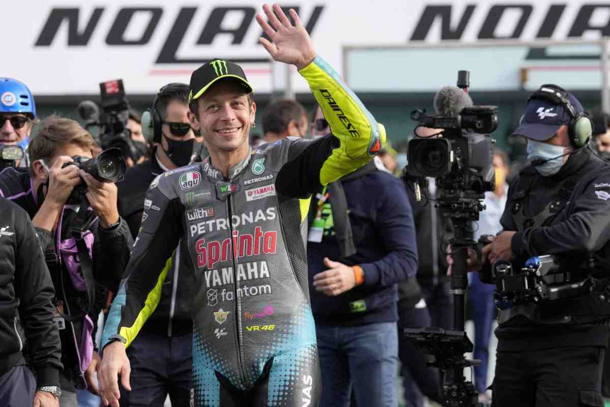 Lorenzo e l'annuncio su Rossi e la Yamaha