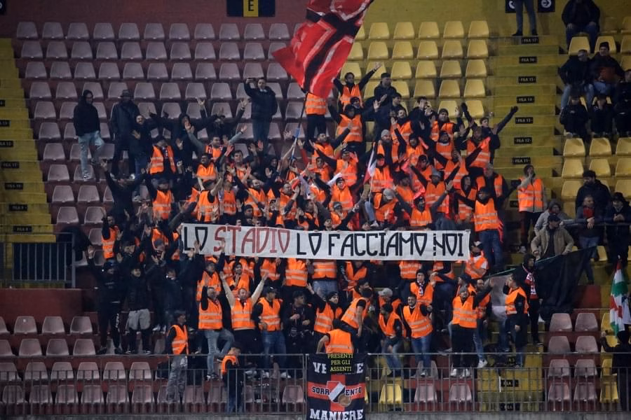 sorrento protesta tifosi