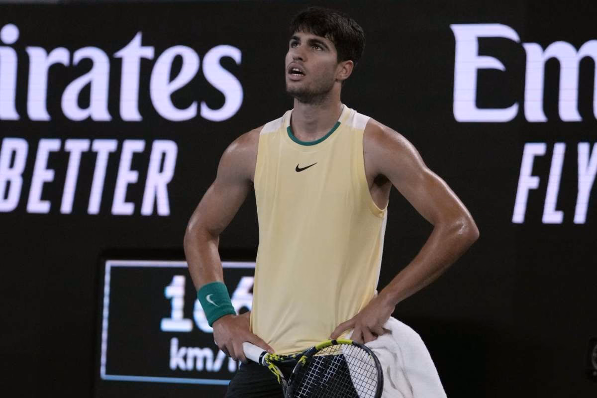 Alcaraz è in difficoltà: scatta il raffronto con Sinner