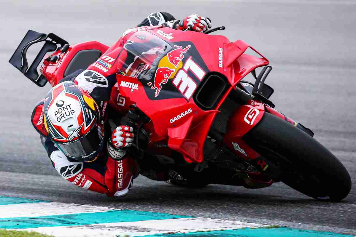 Pedro Acosta attacca Marquez