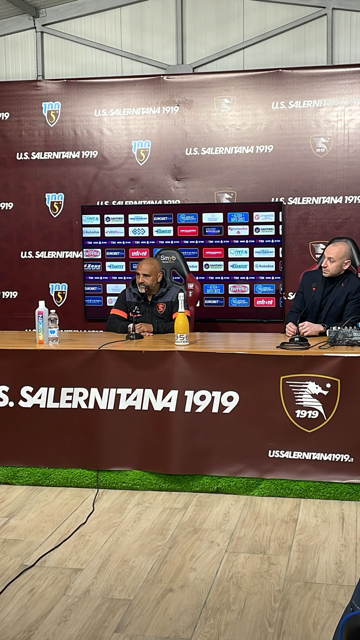 Salernitana, Liverani: “Si può retrocedere ma con dignità”