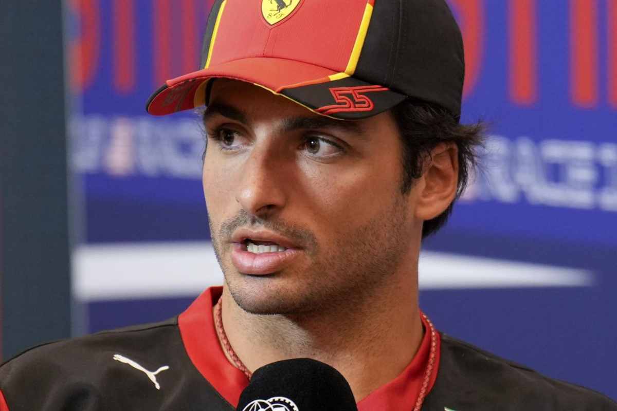 Tutti pazzi per Sainz: firma clamorosa per il 2025