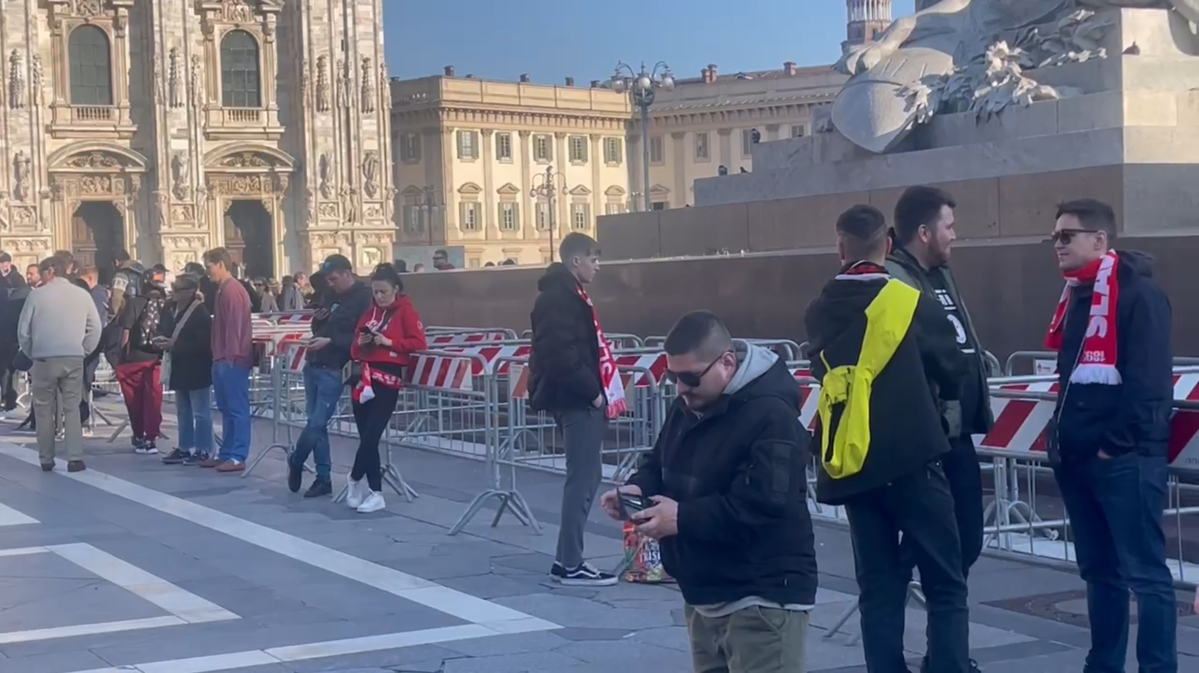 VIDEO – Tifosi cechi al Duomo prima di Milan-Slavia Praga