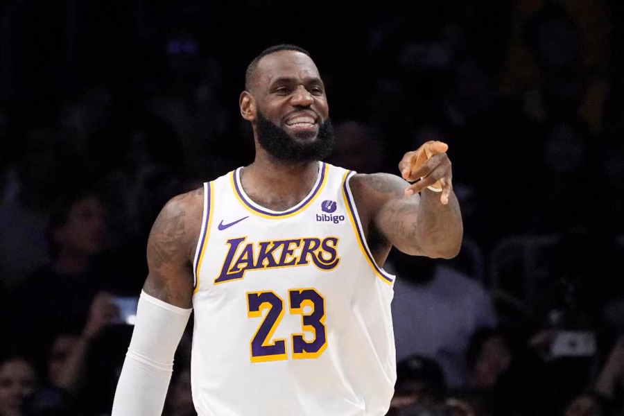Lebron james investimento golf