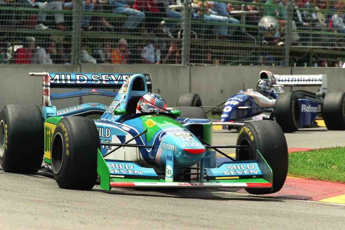 Damon Hill torna sul luogo dell'incidente con Schumacher 
