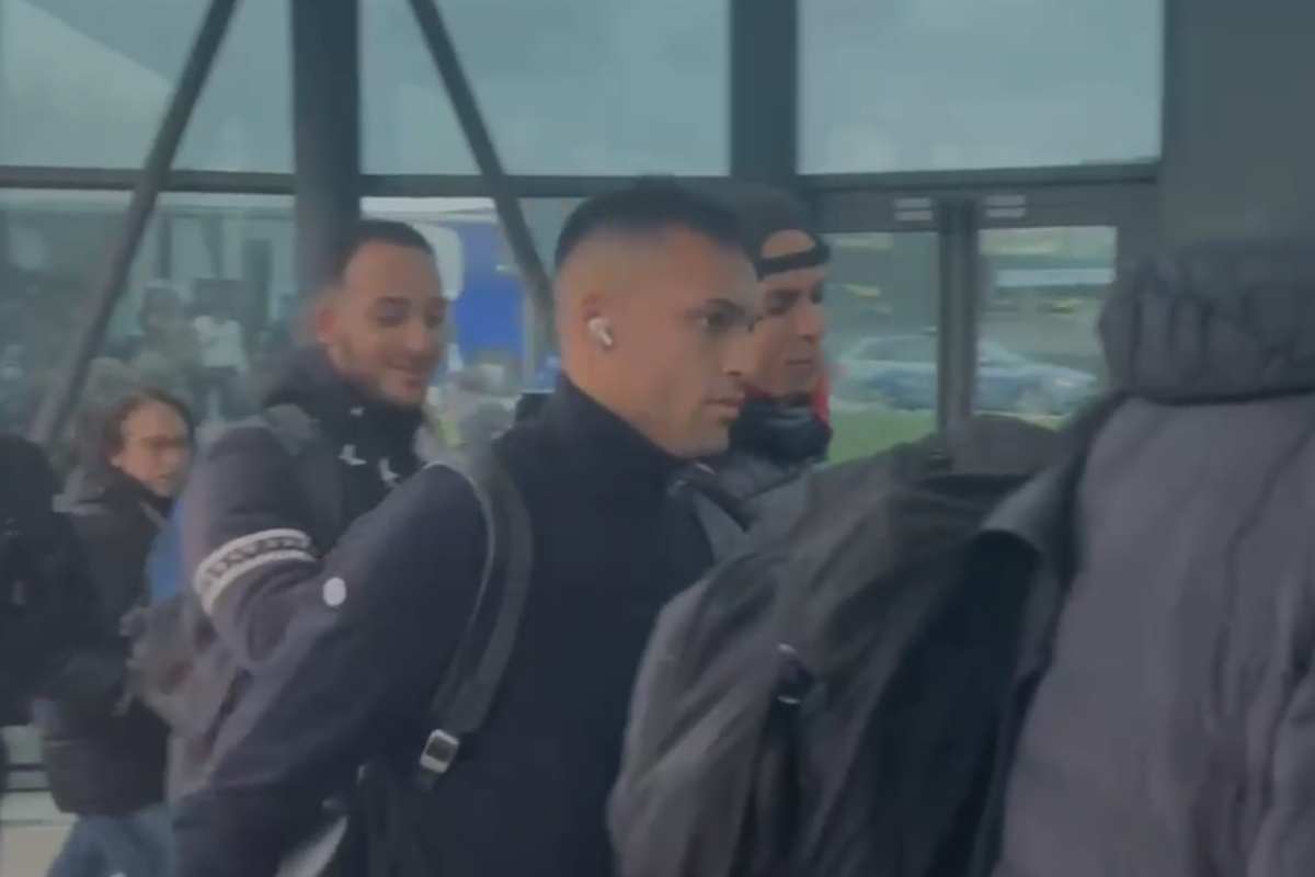 VIDEO – Inter, nerazzurri in partenza da Rho per Bologna