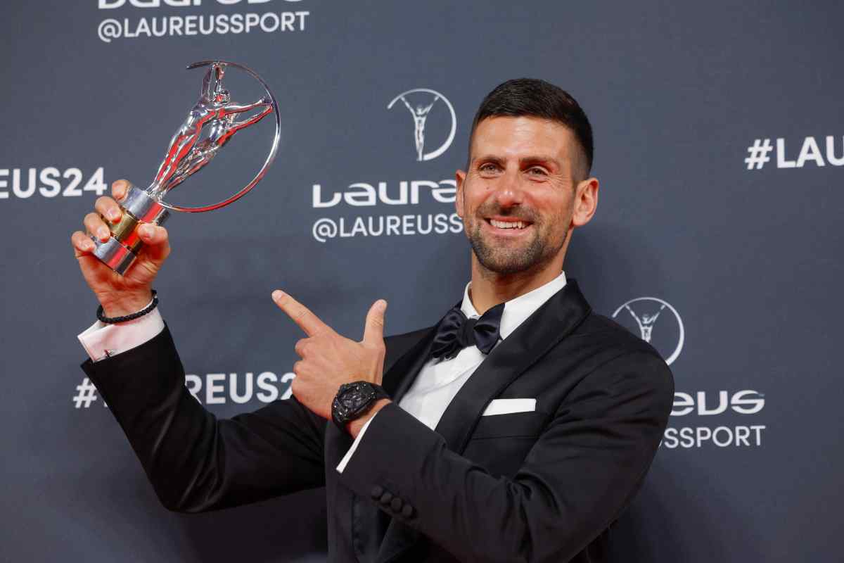 Djokovic batte Sinner in una speciale gara