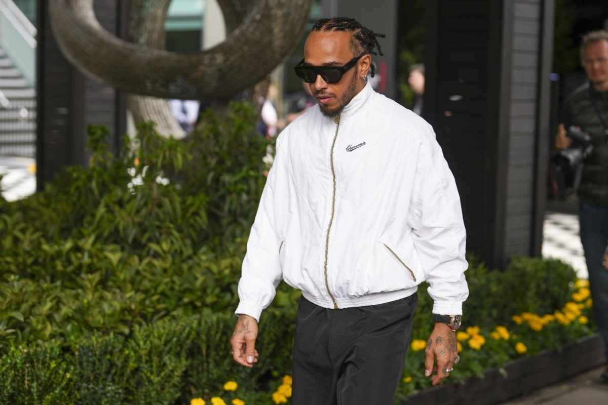 Hamilton parla della Ferrari: il messaggio del pilota britannico fa impazzire i tifosi