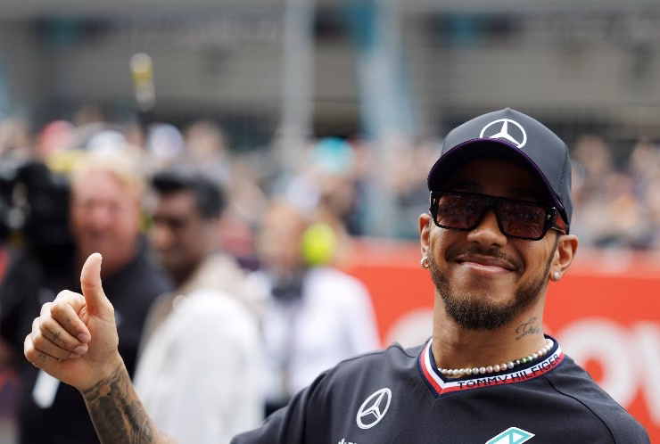 Hamilton in Ferrari, 100 milioni in arrivo