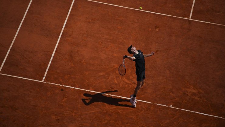 Sinner torna in campo a Madrid