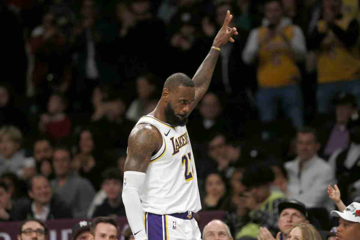 LeBron cambia squadra