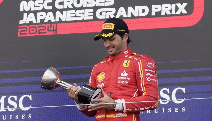 La Ferrari si prepara per la Cina: la carica di Sainz 