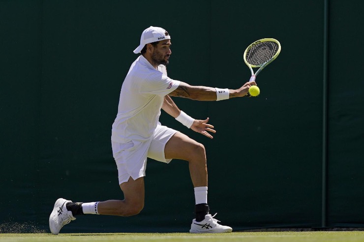 Berrettini celebra la vittoria del fratello Jacopo