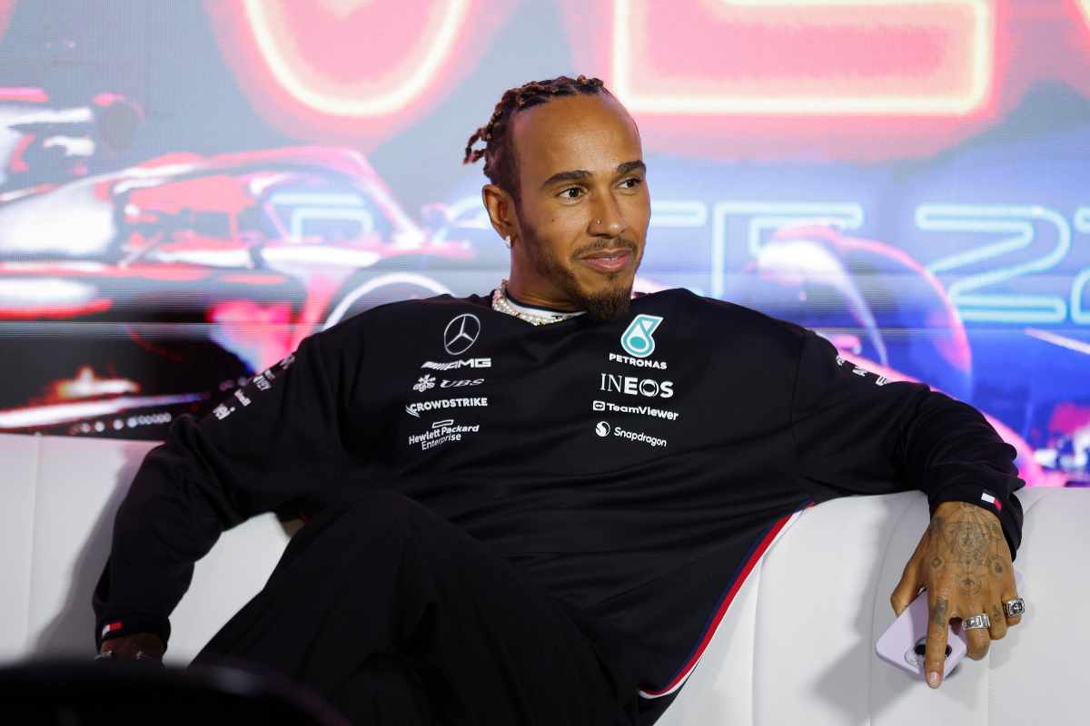 Hamilton parla della Ferrari: il messaggio del pilota britannico fa impazzire i tifosi