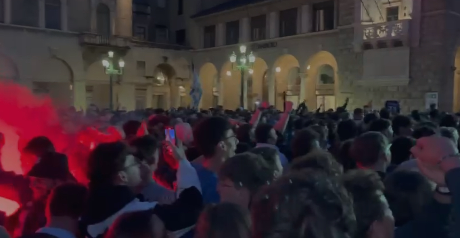 VIDEO – Atalanta avanti in finale di Europa League: Bergamo esplode