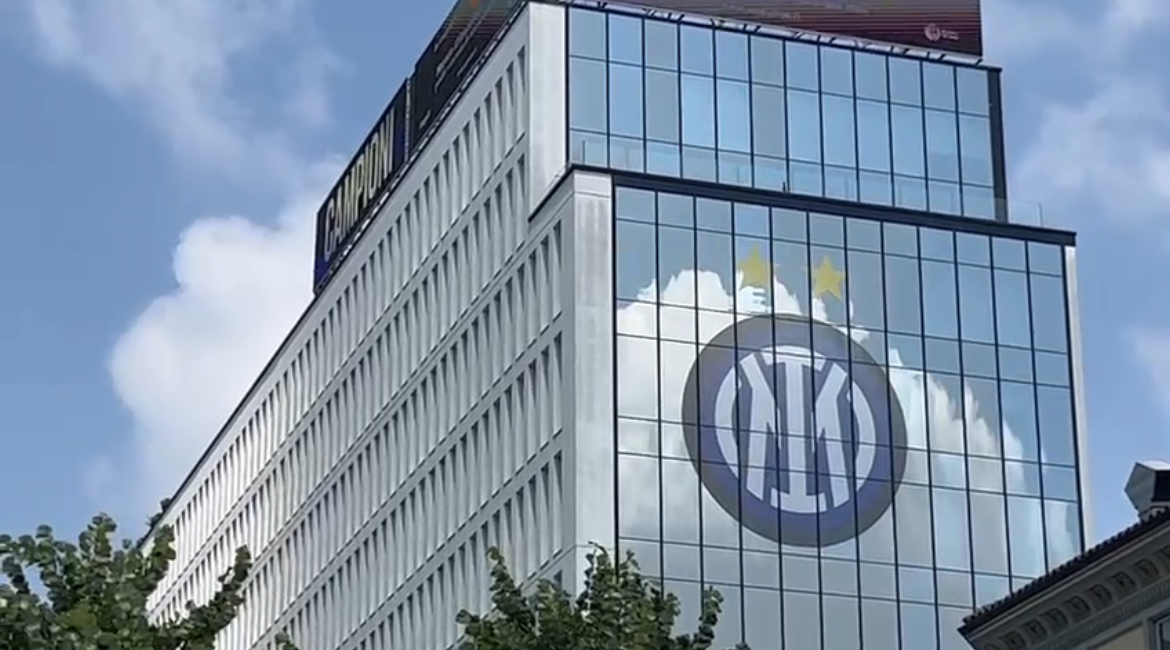 Conoscersi, piacersi e… firmare!