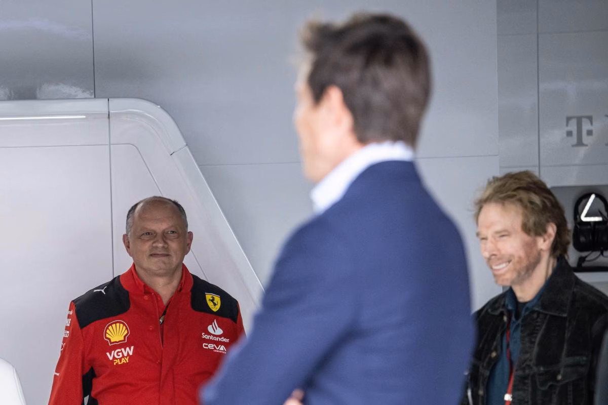 Tentativo di scippo della Mercedes alla Ferrari