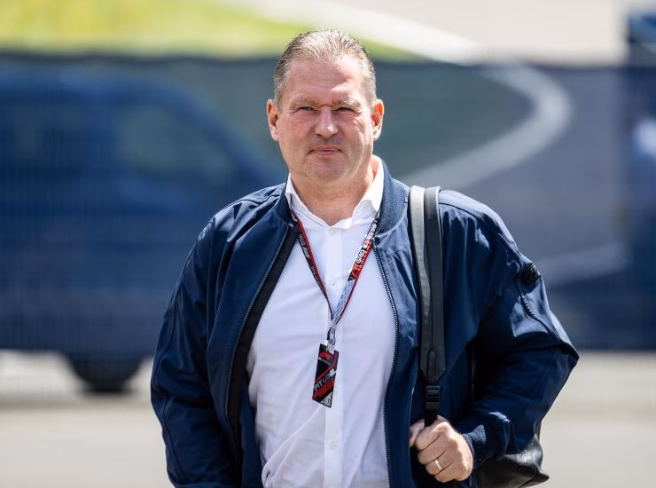 Incidente nel rally per Verstappen senior: auto distrutta e ritiro