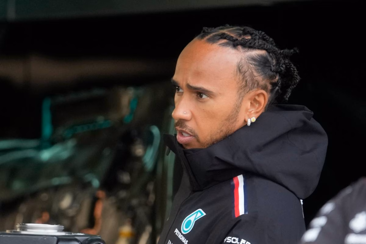 Hamilton incolpa la madre: dramma Lewis 