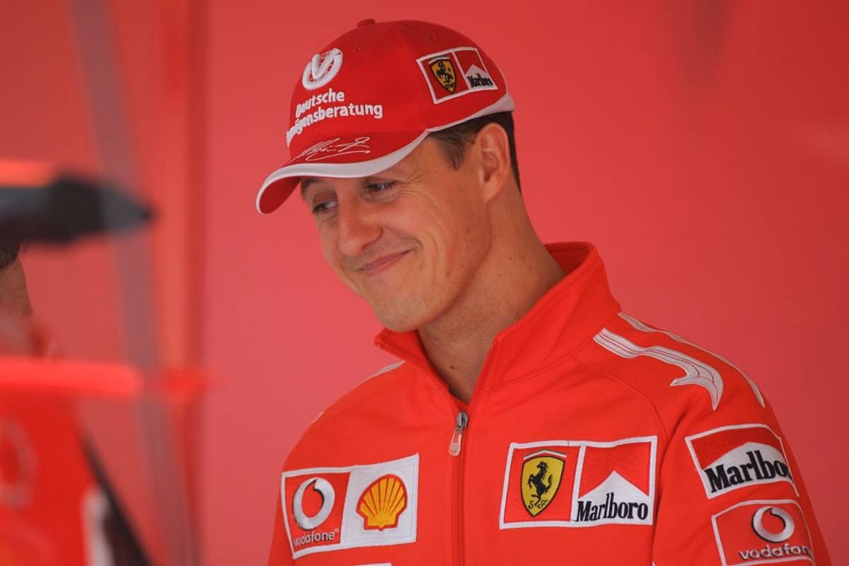 Schumacher, commozione Ferrari: tifosi in lacrime