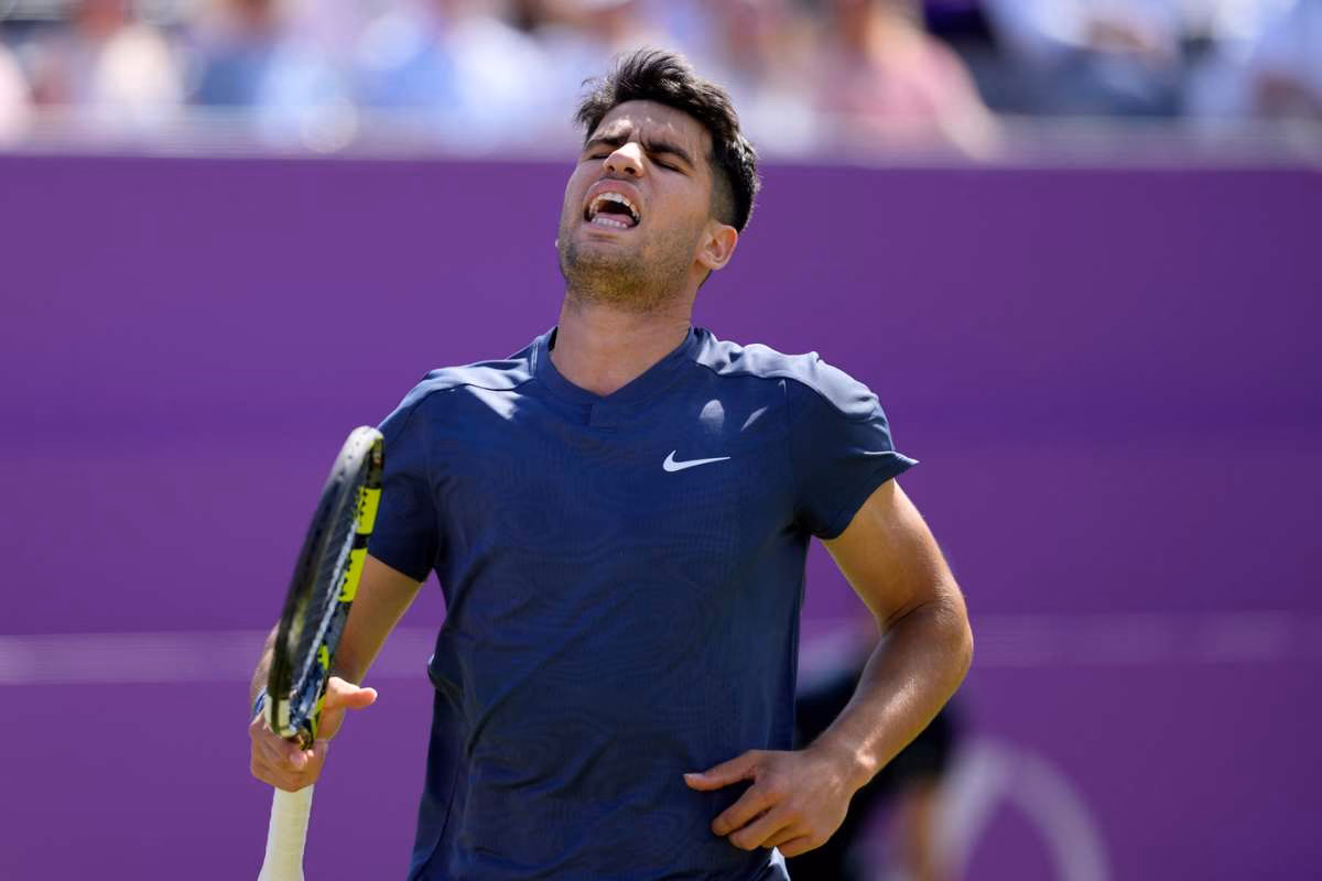 Carlos Alcaraz sconfitta Queen's