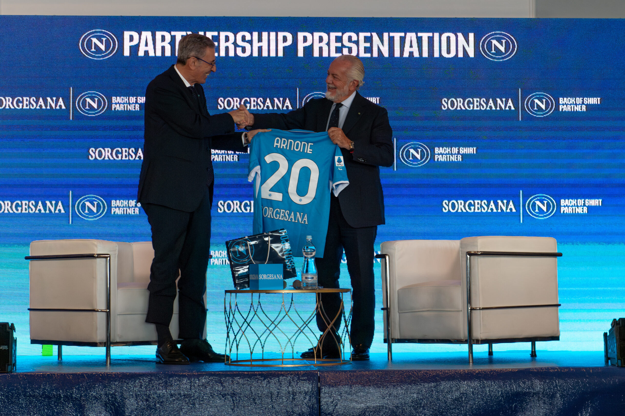 Napoli, presenta la partnership con Sorgesana: “Orgoglioso di aver vinto rispettando le regole”