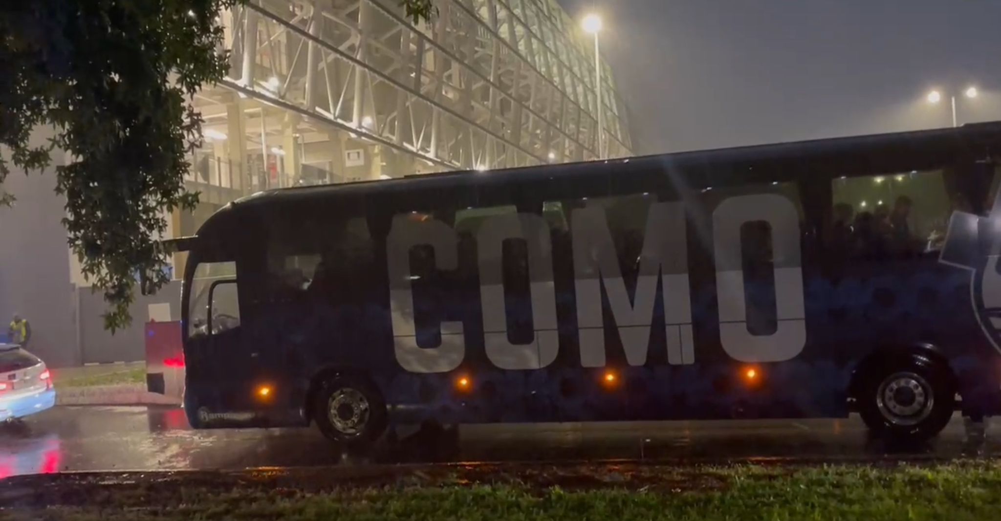 Como, l’arrivo del pullman al Gewiss (VIDEO)