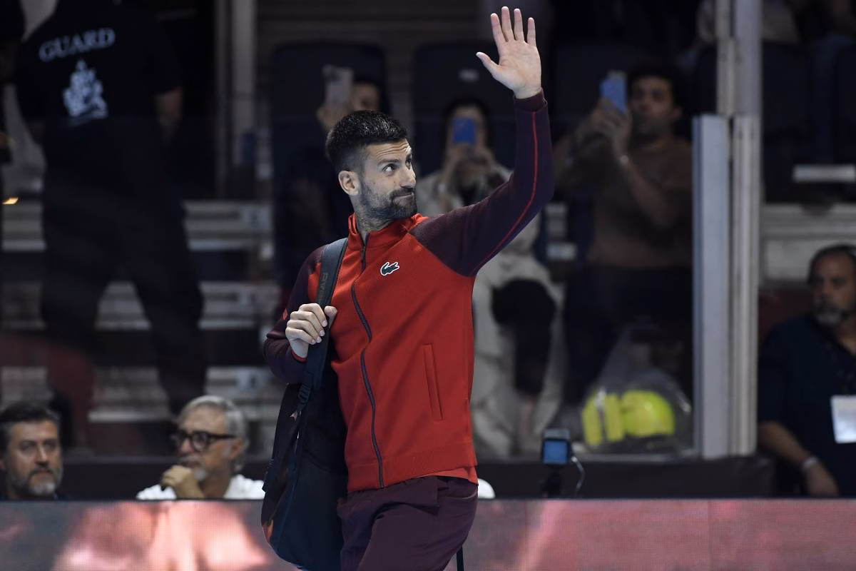 Novak Djokovic saluta il pubblico