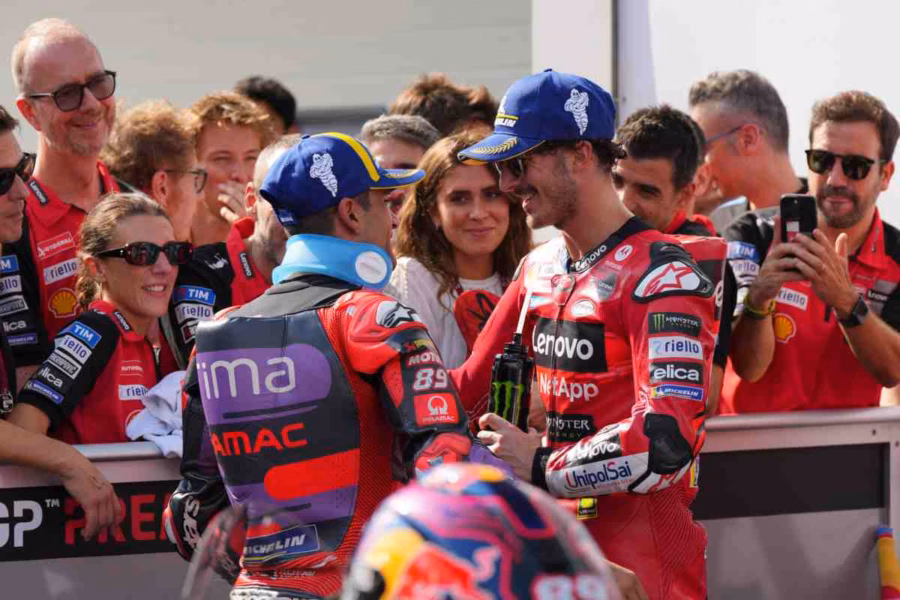 Bagnaia e Martin insieme a Barcellona