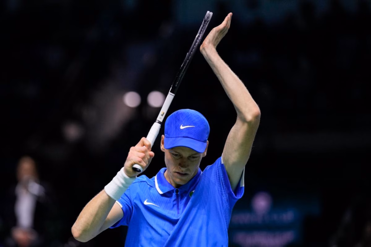 Sinner durante il match di Coppa Davis