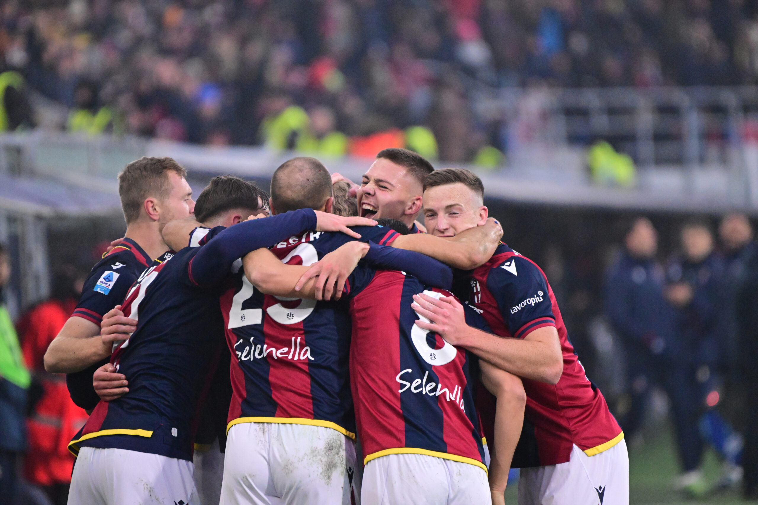 Serie A, il Bologna ferma la Fiorentina 1-0: decide Odgaard. Verona corsaro a Parma 2-3