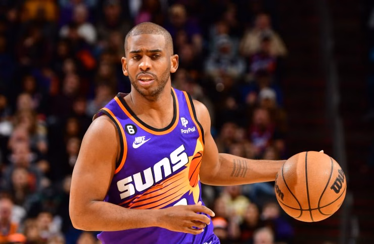 Chris Paul in azione con i Suns (NBA)