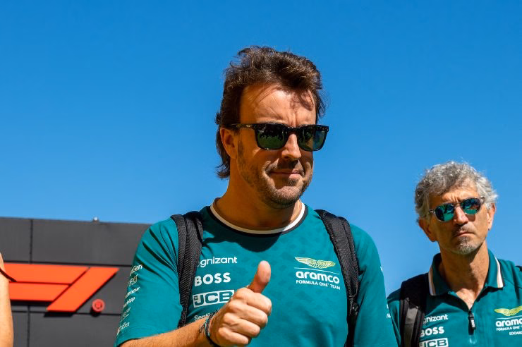 Fernando Alonso pilota Aston Martin