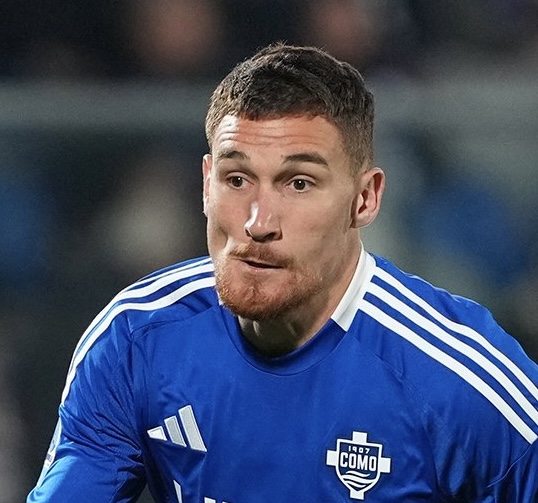 Il Como sorprende la Roma nel finale: 2-0 nel segno di Gabrielloni