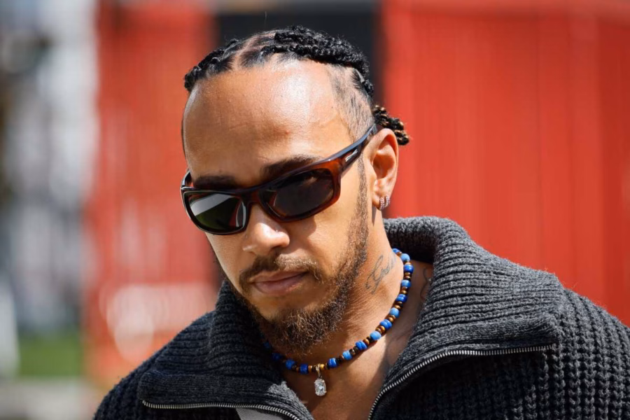 Primo piano di Lewis Hamilton