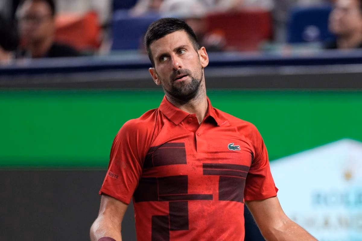 Novak Djokovic sconsolato