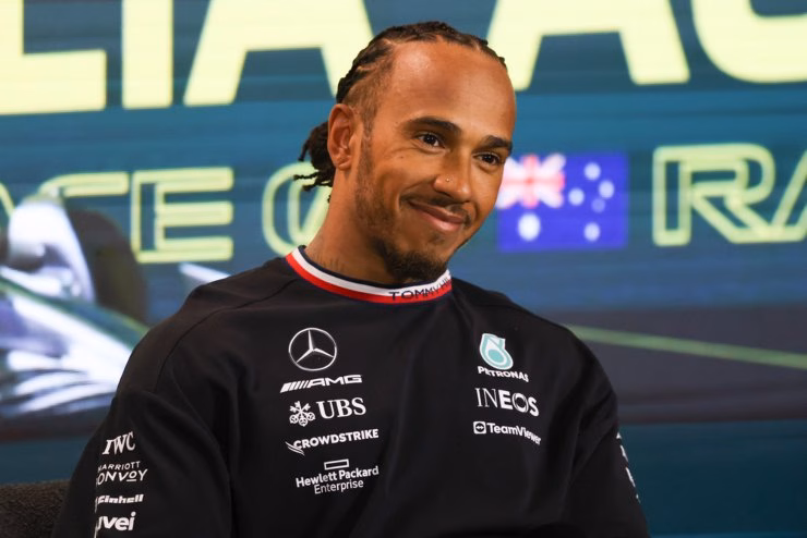Hamilton Lewis pilota