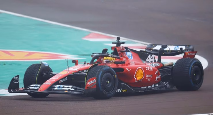 Hamilton in pista per la prima volta con la Ferrari