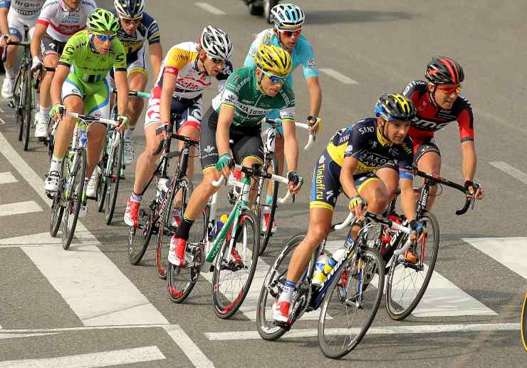 Ciclismo, a Skjelmose l’Amstel Gold Race