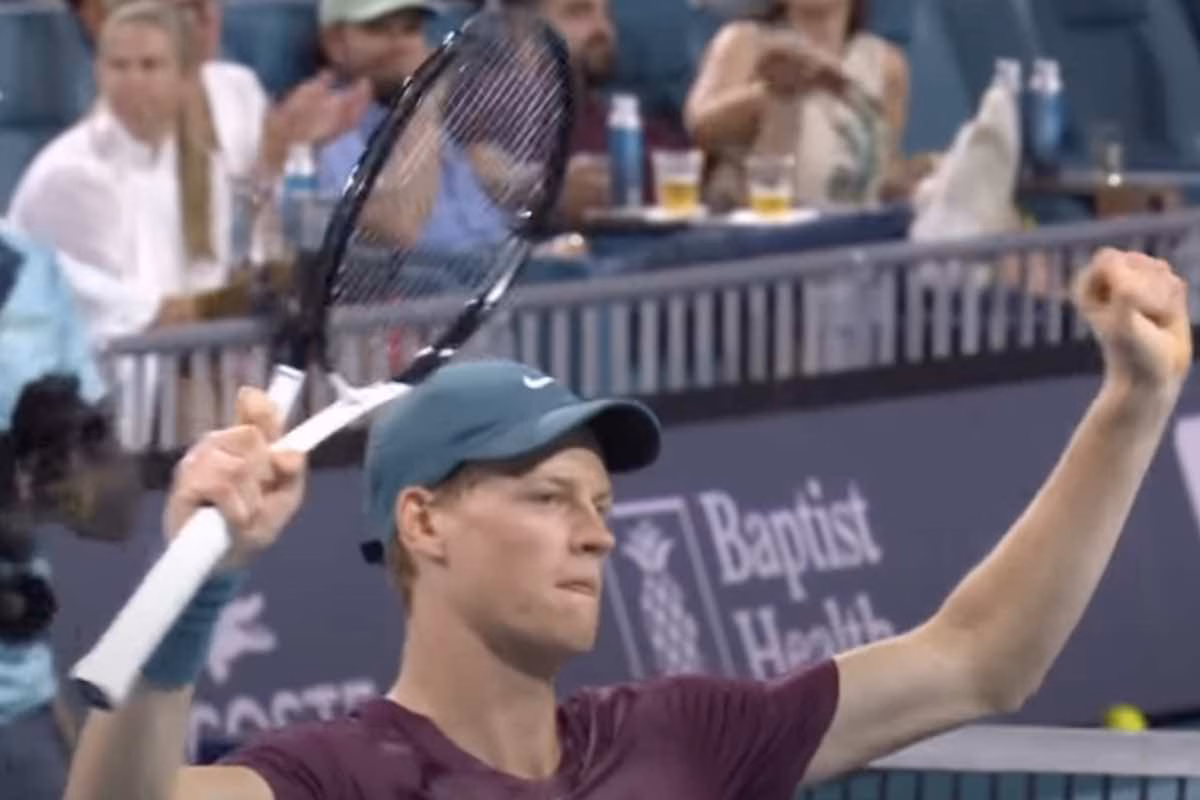 Sinner esulta dopo la vittoria a Miami