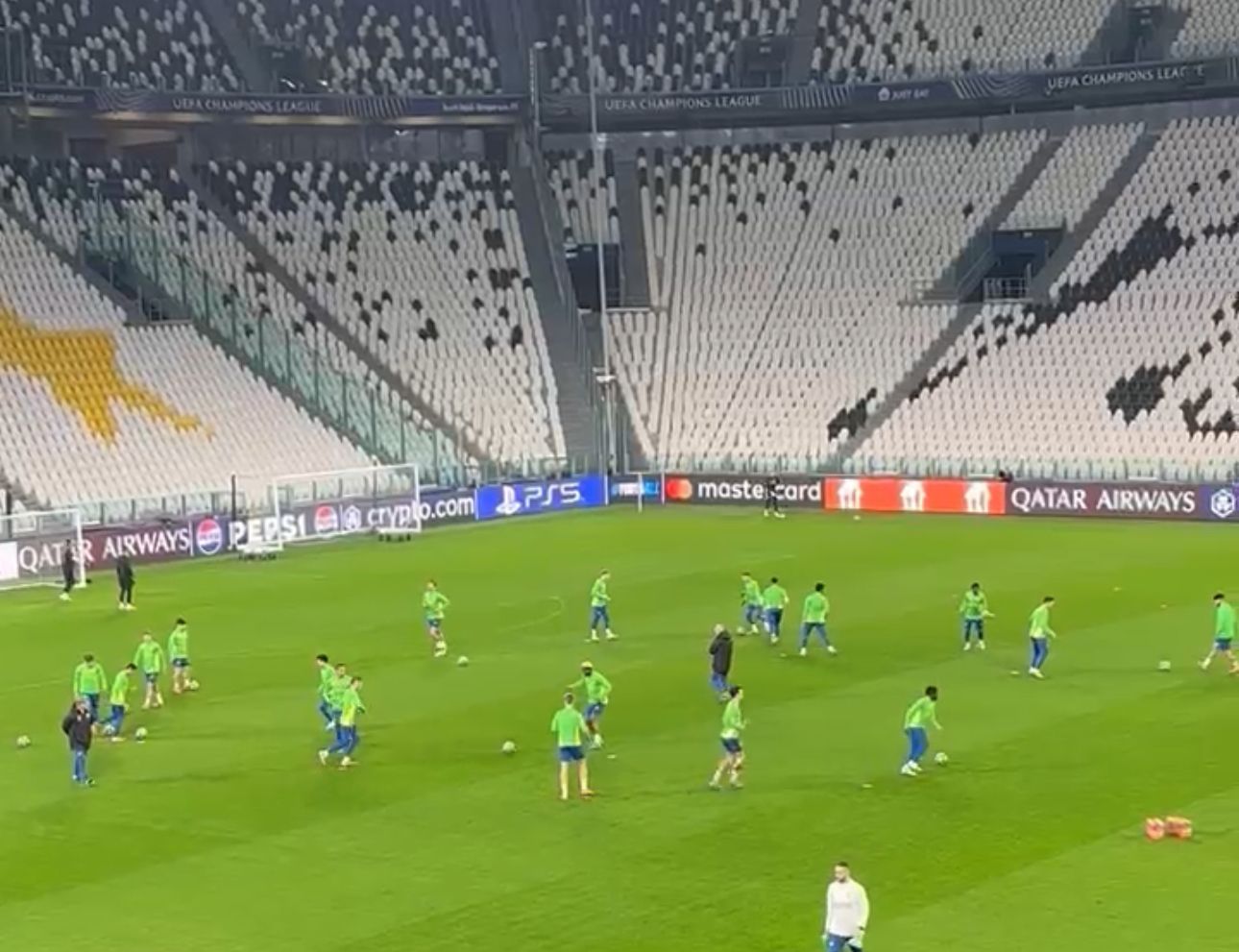 (VIDEO) La rifinitura del PSV in vista della sfida alla Juventus