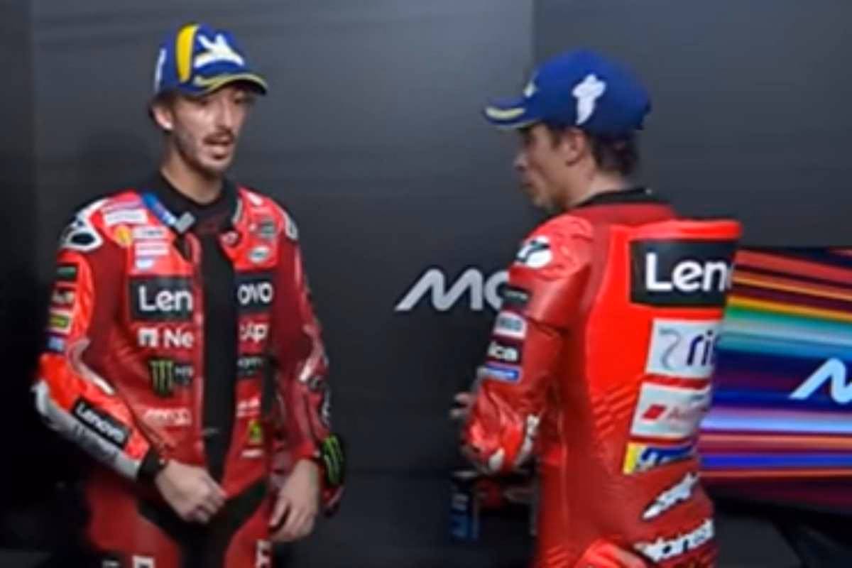 Marquez e Bagnaia prima di salire sul podio