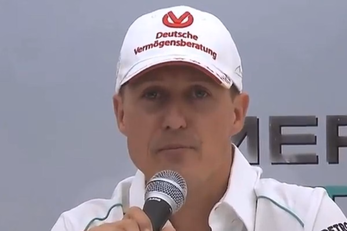 Michael Schumacher durante una conferenza stampa 