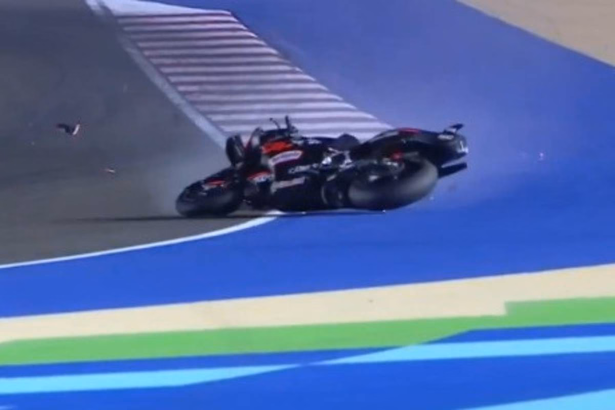 La caduta di Martin nel GP del Qatar 