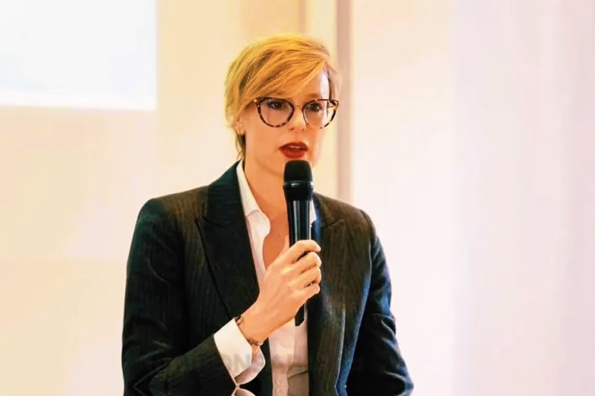 Federica Pellegrini durante una conferenza