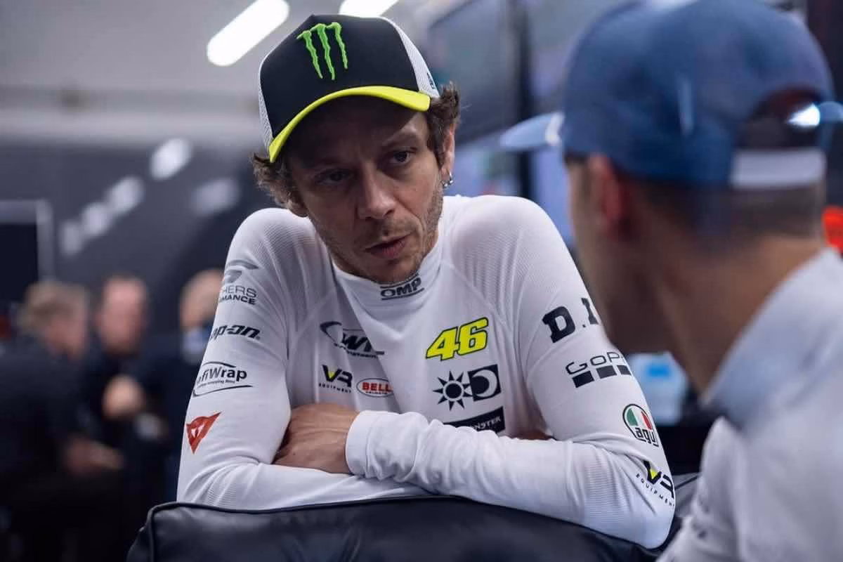 Rossi al box